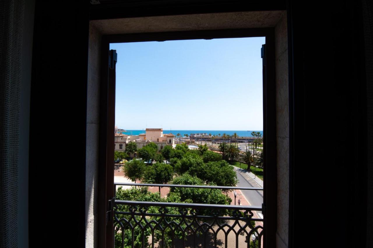 Port Plaza Apartments Tarragona Exterior photo