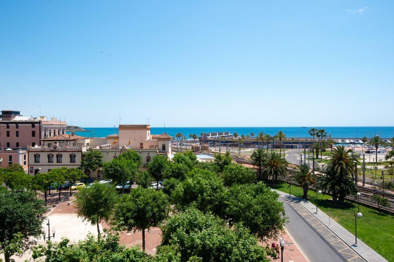 Port Plaza Apartments Tarragona Exterior photo